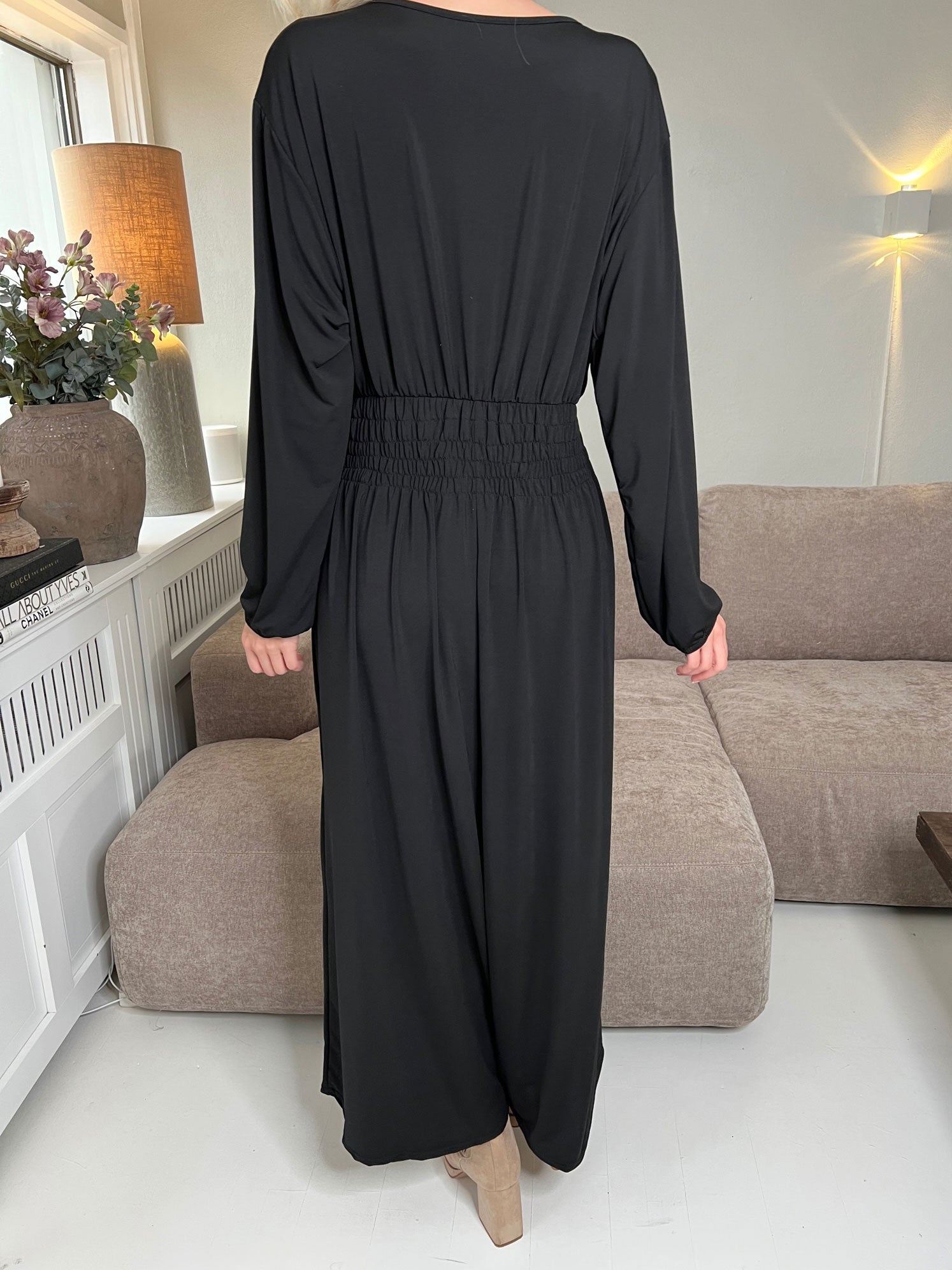 Pams Long Sleeve - Lang elastisk plus size kjole i krølfrit stof